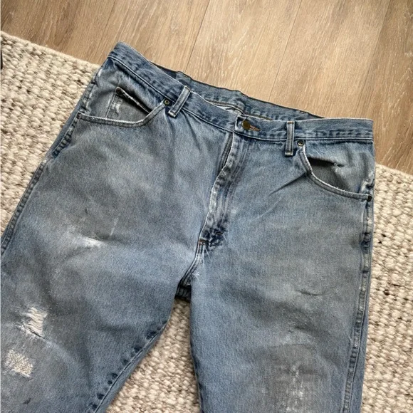 Vintage | Wrangler Distressed Straight-Leg Jeans - Picture 4 of 8